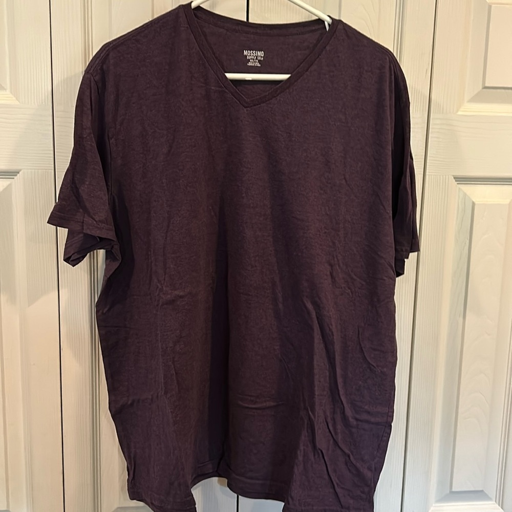 Mens XXL V-neck Tee Shirt